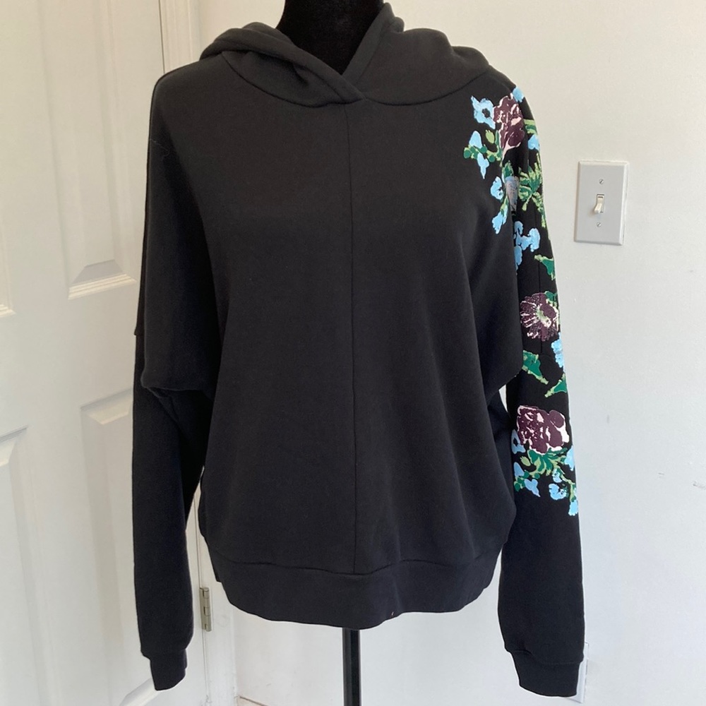 24. 7 FOR ALL MANKIND NWT gorgeous black sweatshirt with painted sleeve